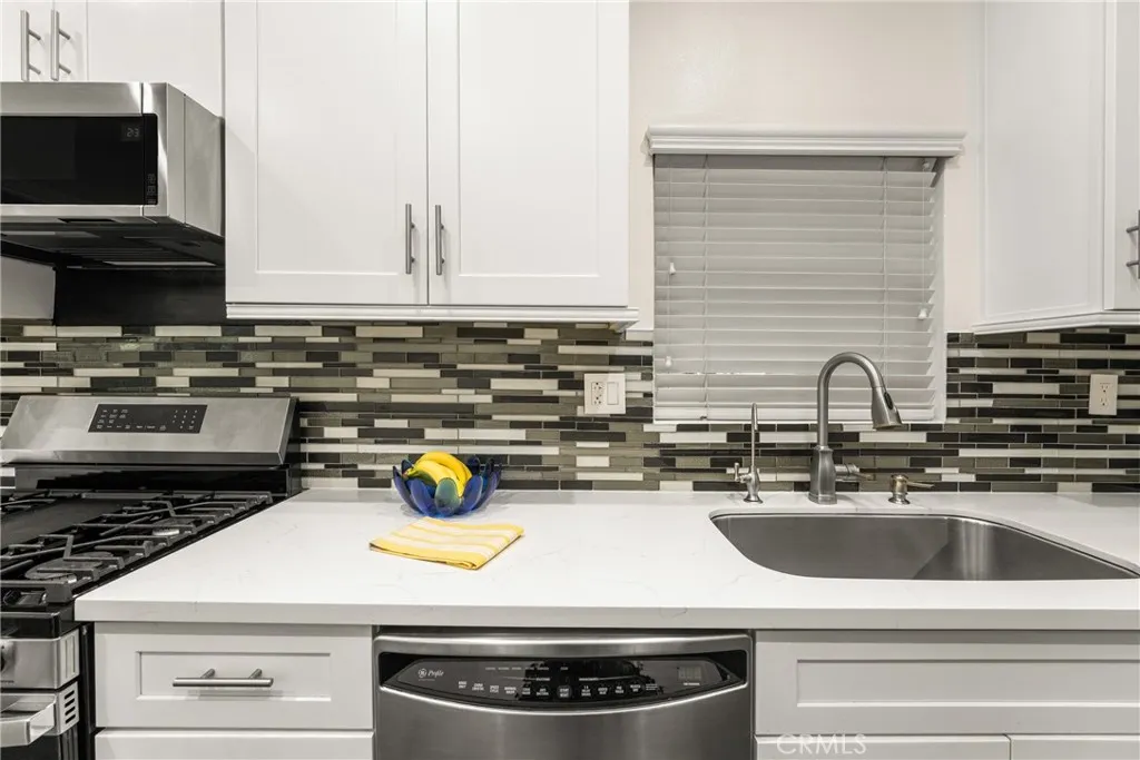 2542 W Macarthur Boulevard 143, Santa Ana, California 92704 home-pic-18