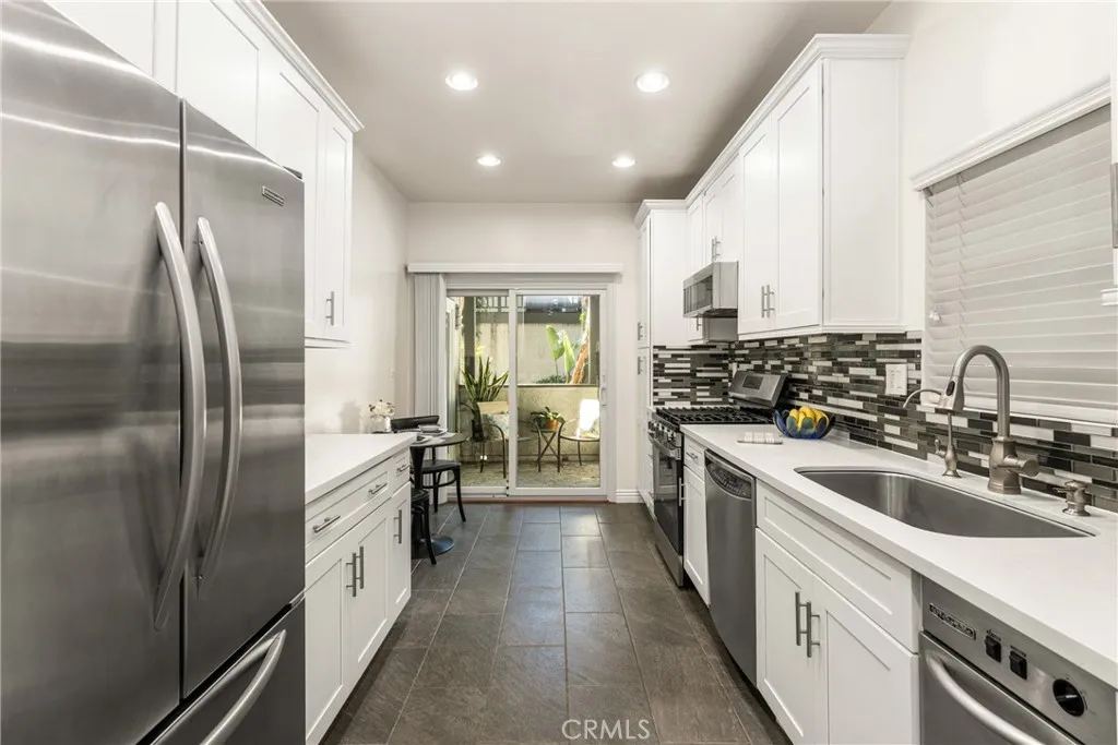 2542 W Macarthur Boulevard 143, Santa Ana, California 92704 home-pic-16