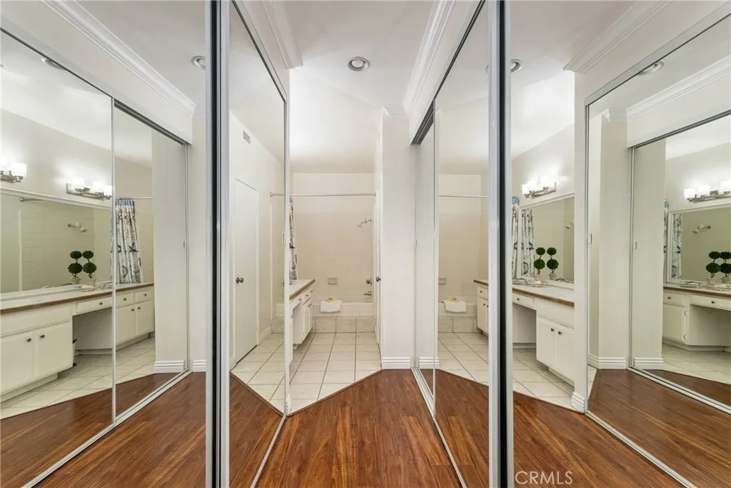 2542 W Macarthur Boulevard 143, Santa Ana, California 92704 home-pic-32