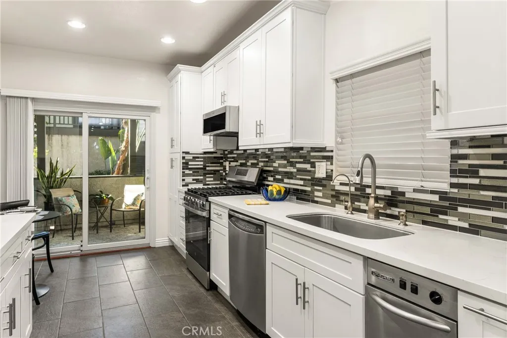 2542 W Macarthur Boulevard 143, Santa Ana, California 92704 home-pic-17