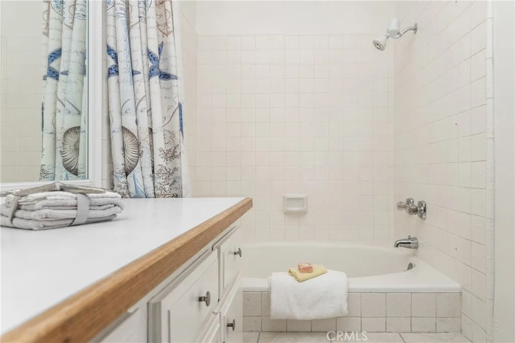 2542 W Macarthur Boulevard 143, Santa Ana, California 92704 home-pic-34