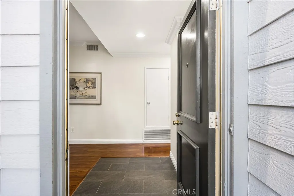 2542 W Macarthur Boulevard 143, Santa Ana, California 92704 home-pic-7