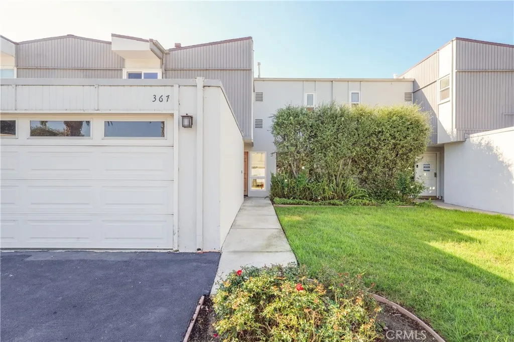 367 Grenible Lane, Costa Mesa, California 92627 home-pic-0