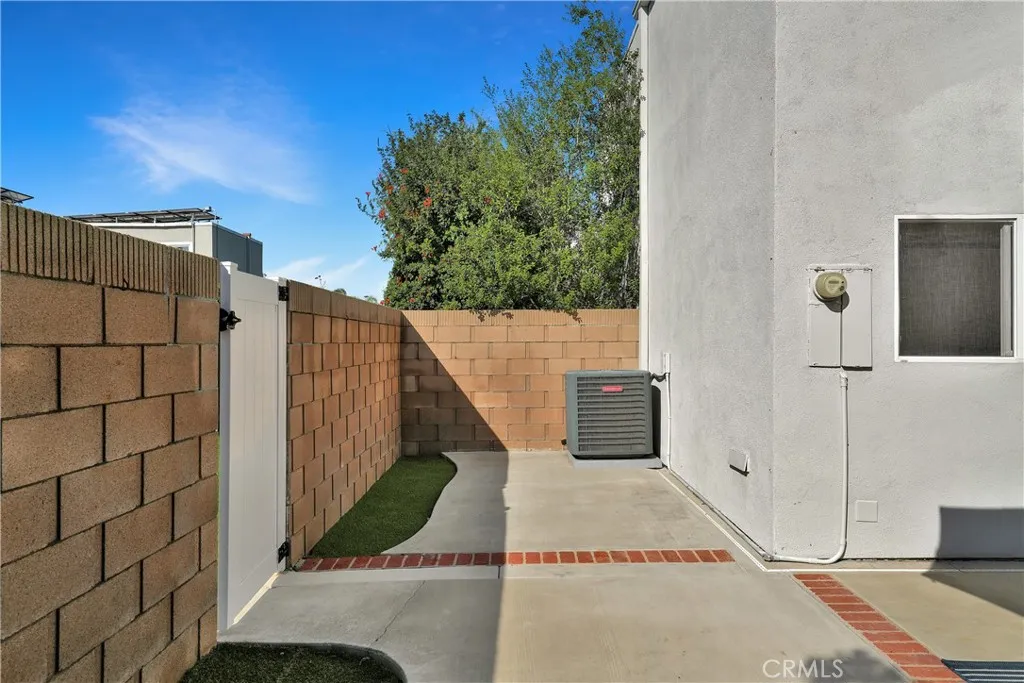 367 Grenible Lane, Costa Mesa, California 92627 home-pic-16