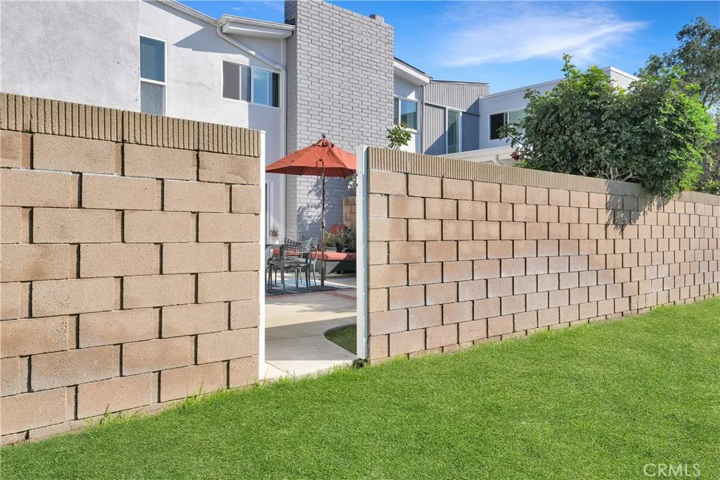 367 Grenible Lane, Costa Mesa, California 92627 home-pic-18