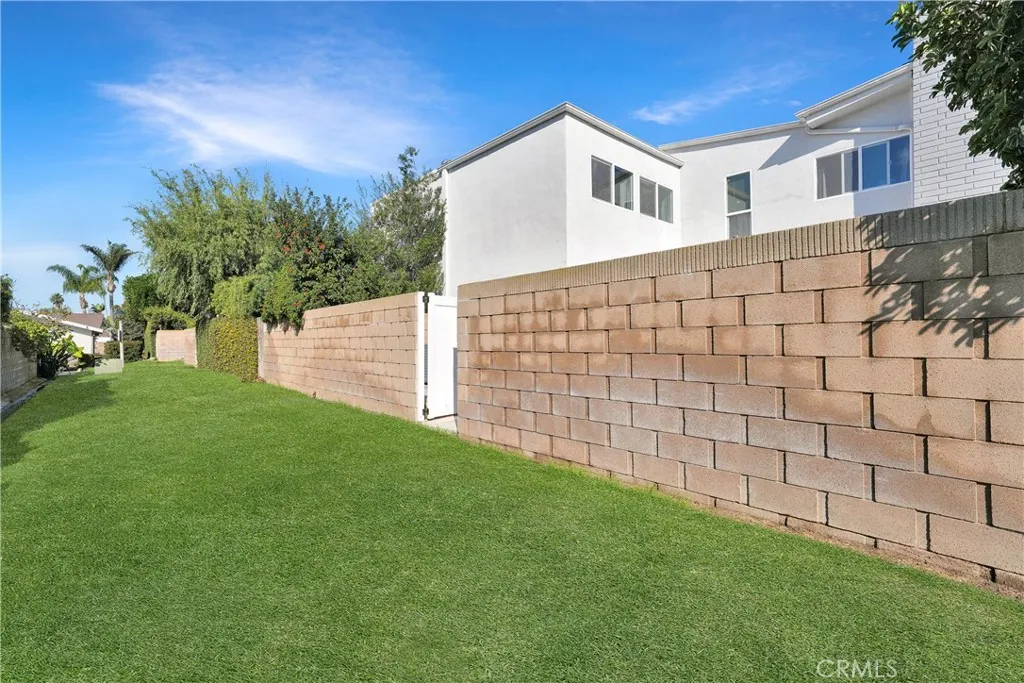 367 Grenible Lane, Costa Mesa, California 92627 home-pic-19