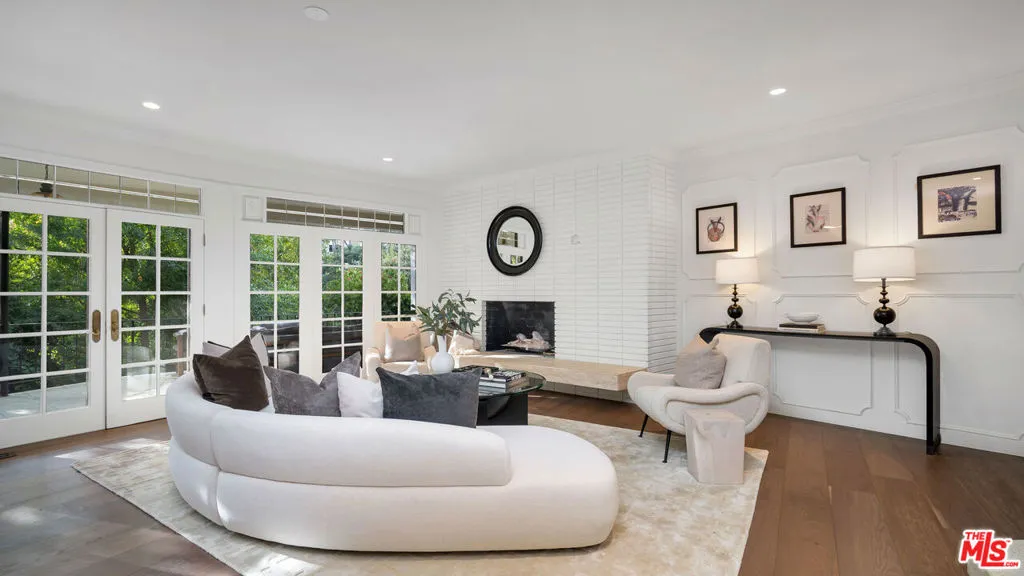 1163 Angelo Drive, Beverly Hills, California 90210 home-pic-4