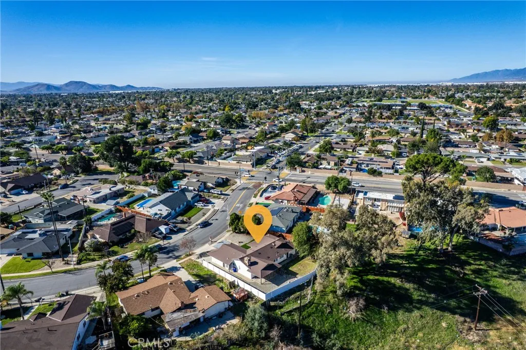 1423 N Terrace Road, Rialto, California 92376 home-pic-37