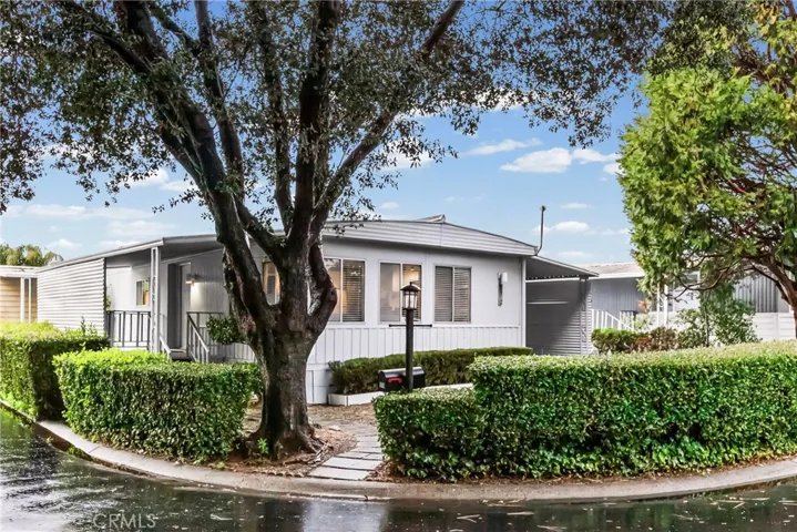Fantastic corner lot