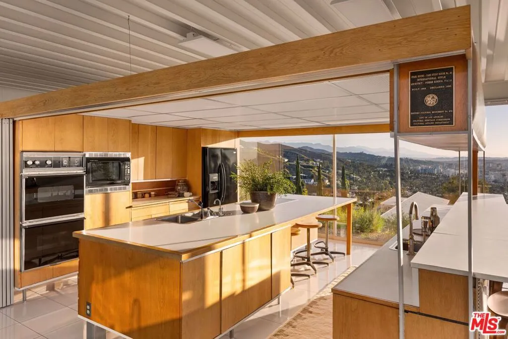 , Los Angeles, California 90069 home-pic-14
