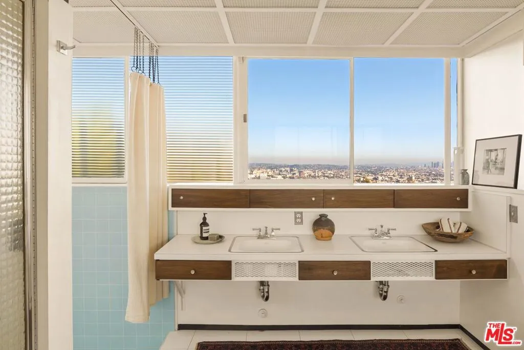 , Los Angeles, California 90069 home-pic-19
