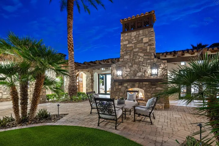 26-web-or-mls-BA_CanyonView_1125_OPMG_02