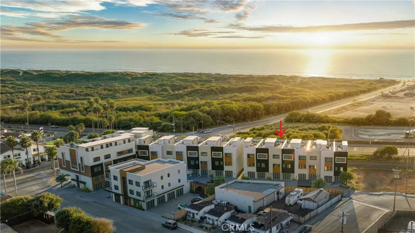 Overall Sunset Lot 7 Images shown are not actual unit. Final finishes may vary.