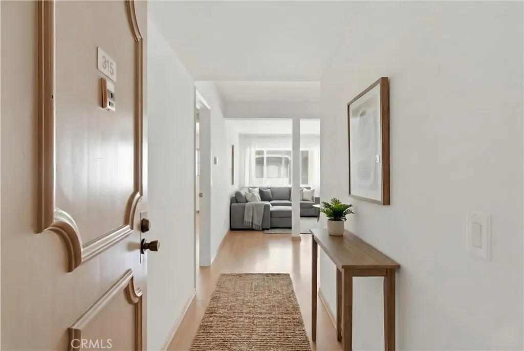 4700 Natick Avenue 315, Sherman Oaks, California 91403 home-pic-1