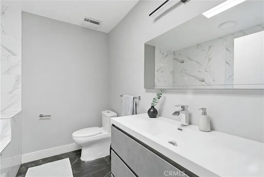 4700 Natick Avenue 315, Sherman Oaks, California 91403 home-pic-3