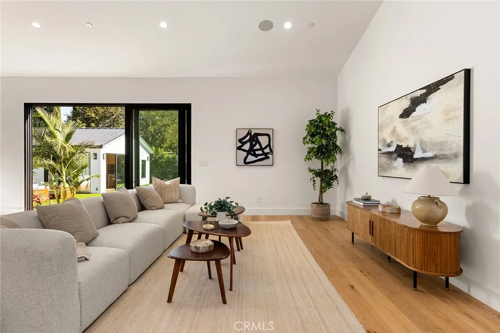 5750 Stansbury, Sherman Oaks, California 91401 home-pic-16