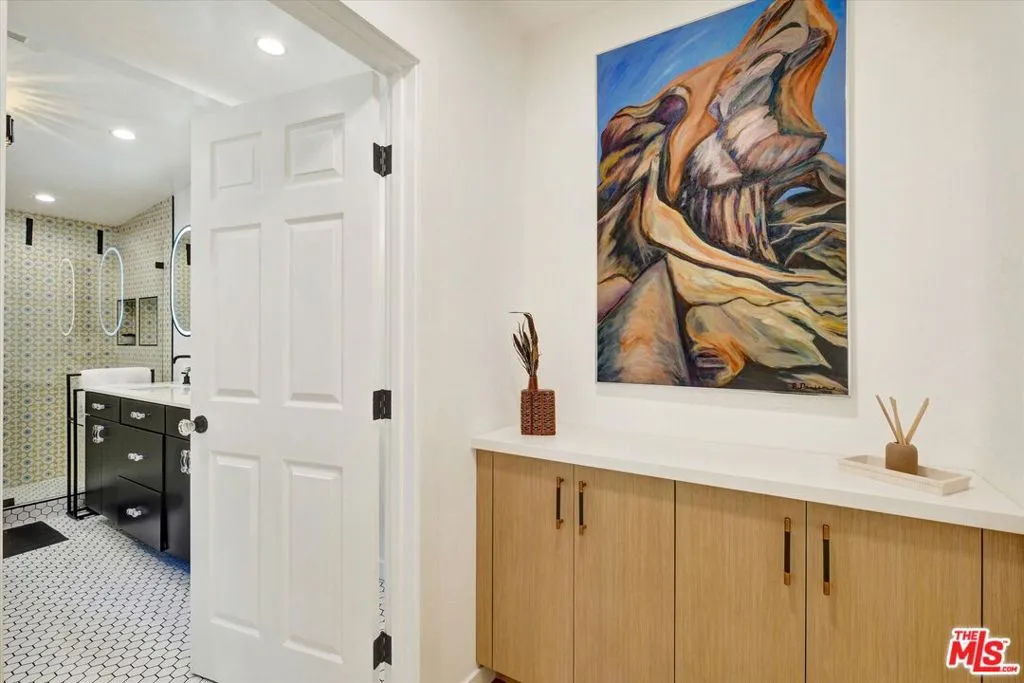 2100 Whitmore Avenue, Los Angeles, California 90039 home-pic-24