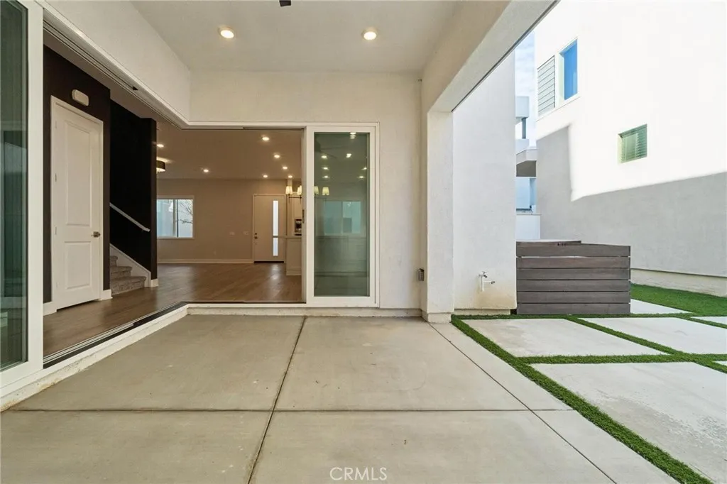 27237 Bush Mallow Court, Valencia, California 91381 home-pic-14