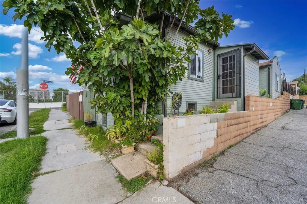 478 S Mott, Los Angeles, California 90033 home-pic-1