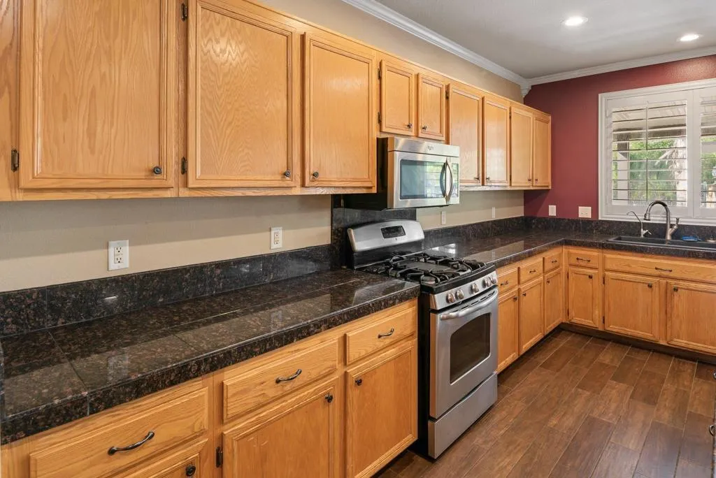 23600 Desert Oak Ln, Murrieta, California 92562 home-pic-14