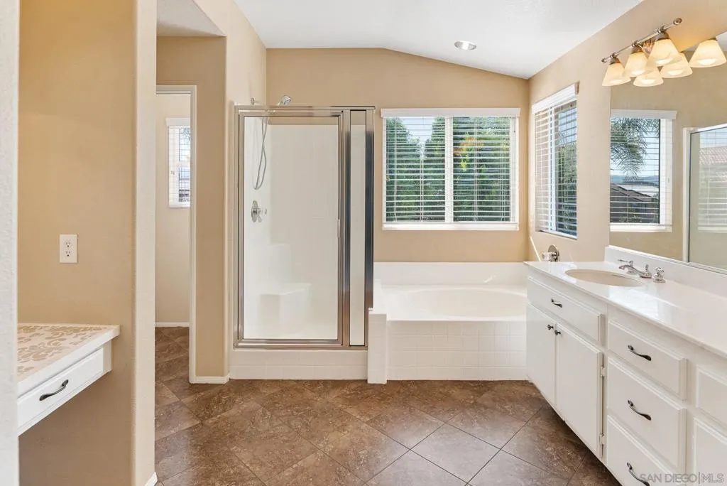 23600 Desert Oak Ln, Murrieta, California 92562 home-pic-29