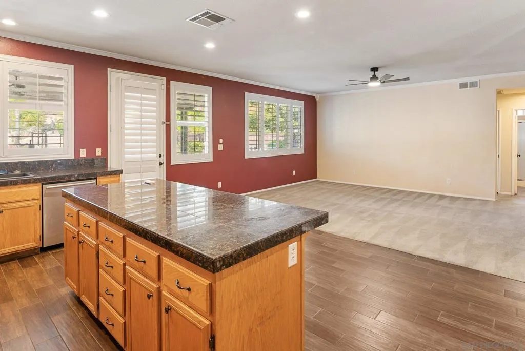 23600 Desert Oak Ln, Murrieta, California 92562 home-pic-18