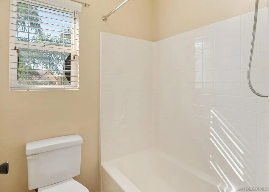 23600 Desert Oak Ln, Murrieta, California 92562 home-pic-35