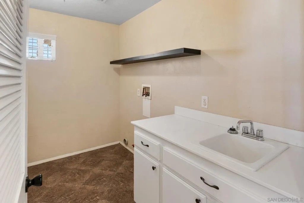 23600 Desert Oak Ln, Murrieta, California 92562 home-pic-37