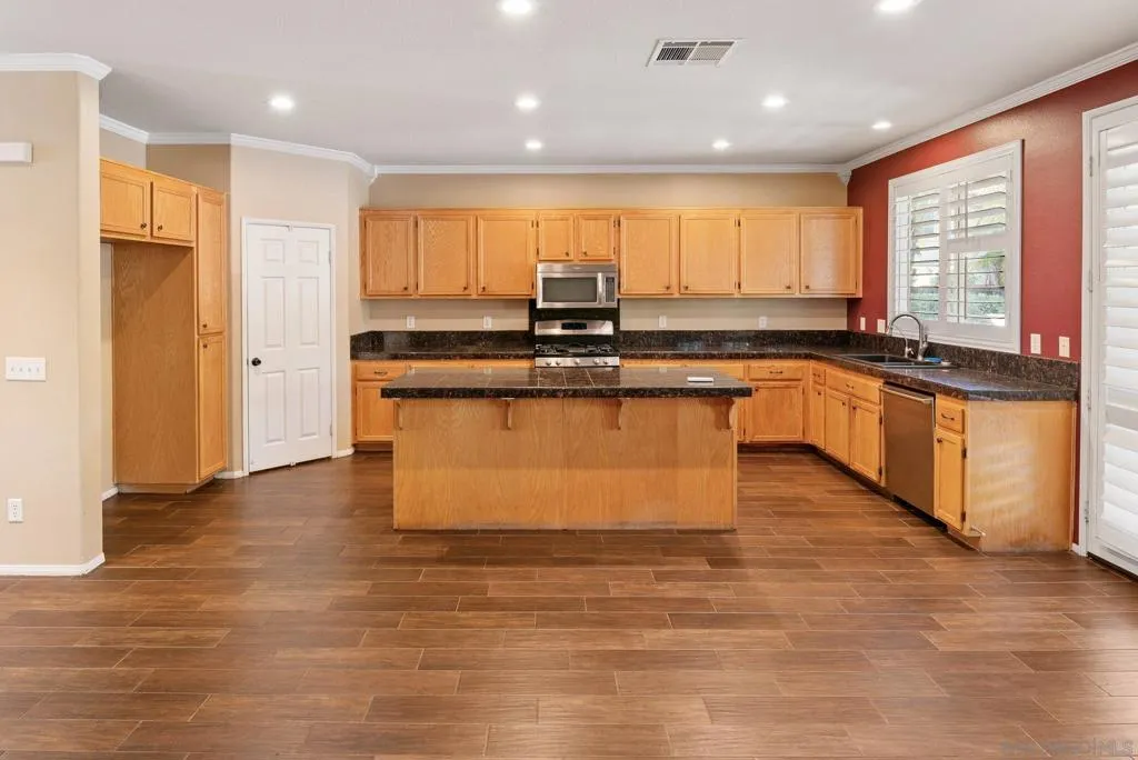 23600 Desert Oak Ln, Murrieta, California 92562 home-pic-13