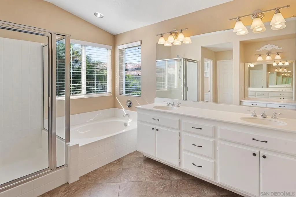 23600 Desert Oak Ln, Murrieta, California 92562 home-pic-30