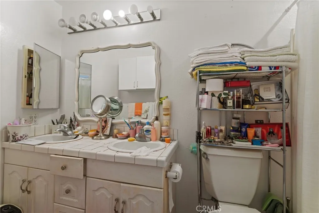 14263 Hubbard, Sylmar, California 91342 home-pic-21