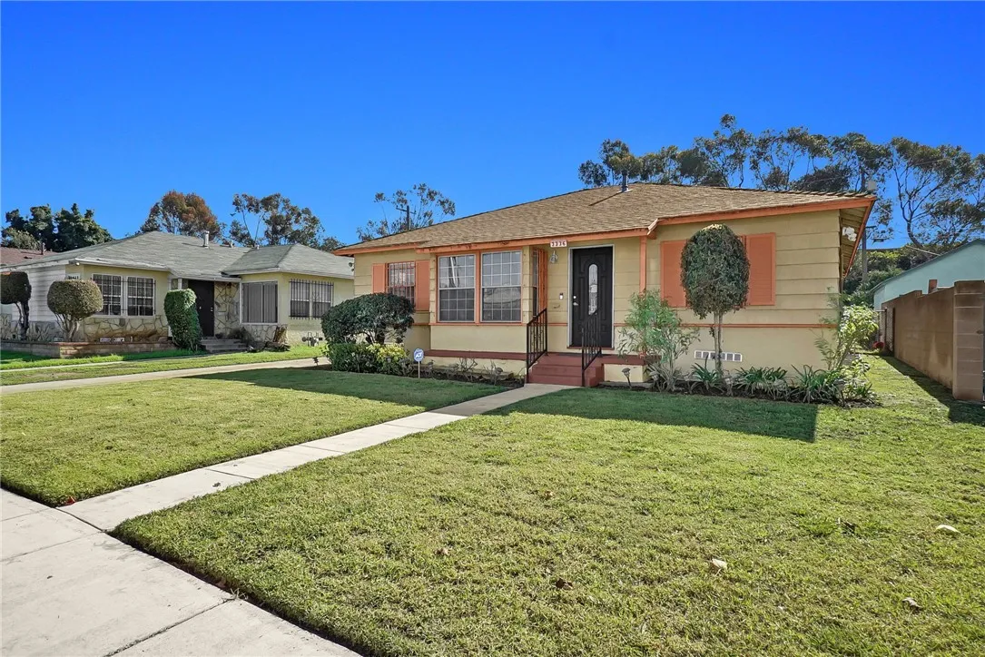3336 W 118th, Inglewood, California 90303 home-pic-40