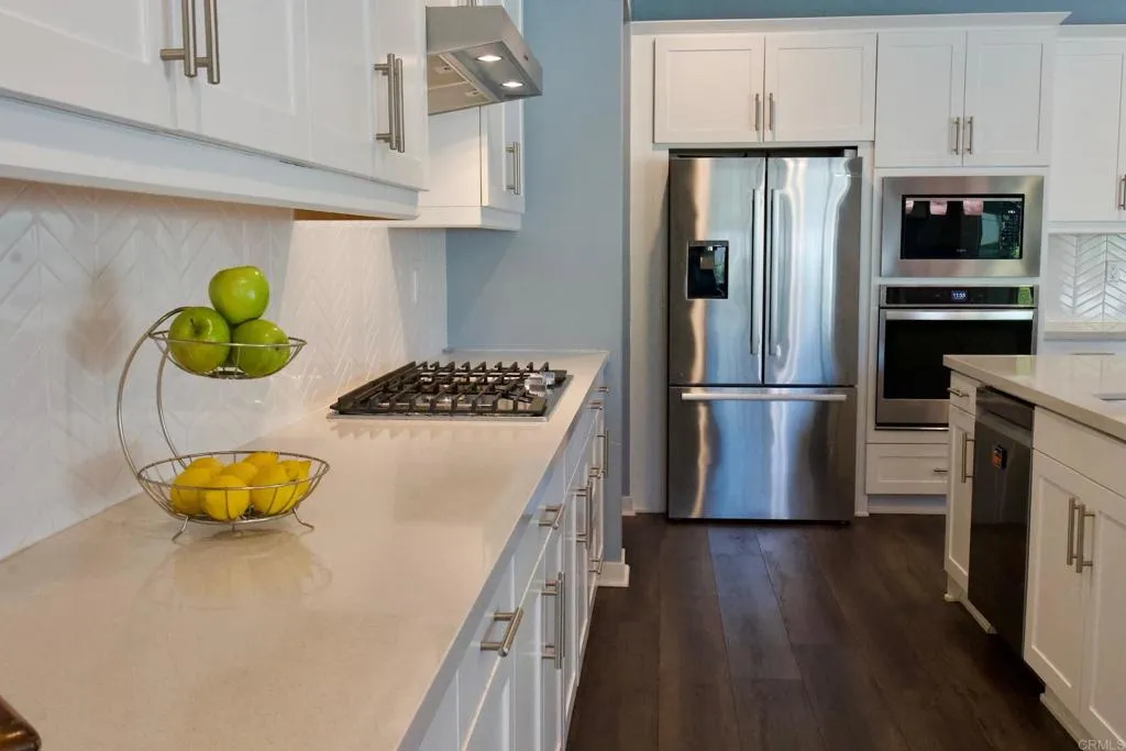 1564 Manzanita Hollow, Vista, California 92084 home-pic-17