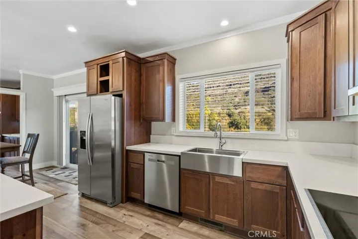 Dramatic Cliff View & Sound of  Creek While Cooking or Loading Dishwasher