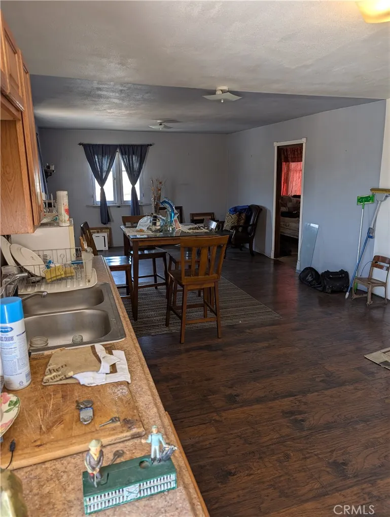 1071 Center Street, Riverside, California 92507 home-pic-3