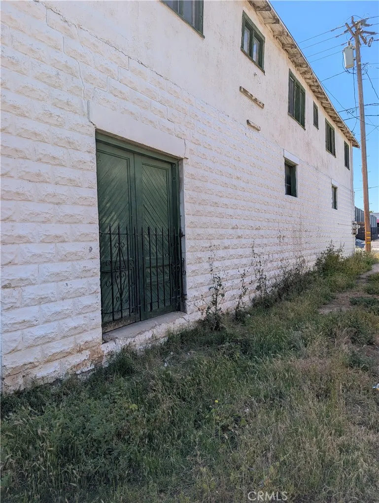 1071 Center Street, Riverside, California 92507 home-pic-15