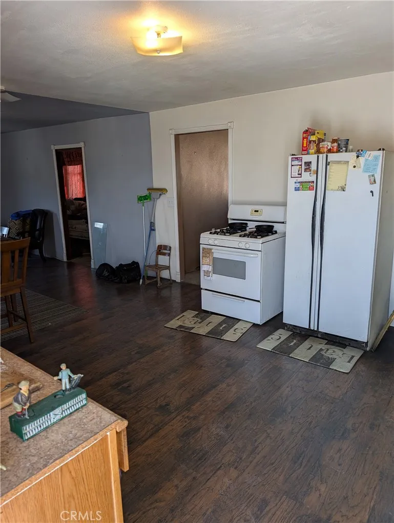 1071 Center Street, Riverside, California 92507 home-pic-2