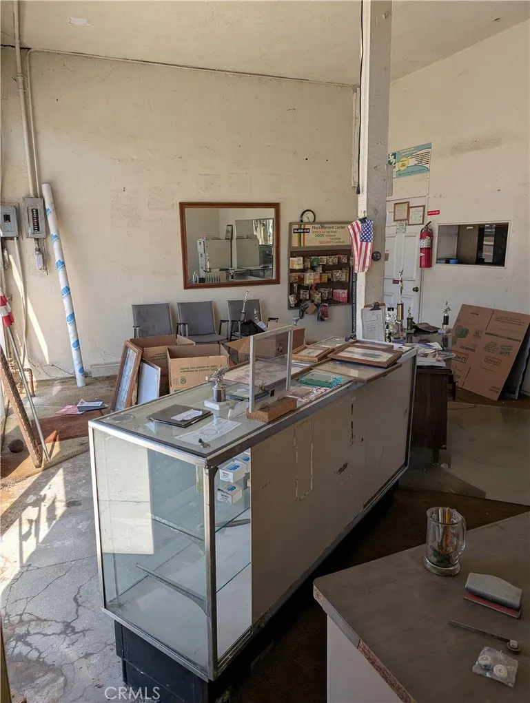 1071 Center Street, Riverside, California 92507 home-pic-10