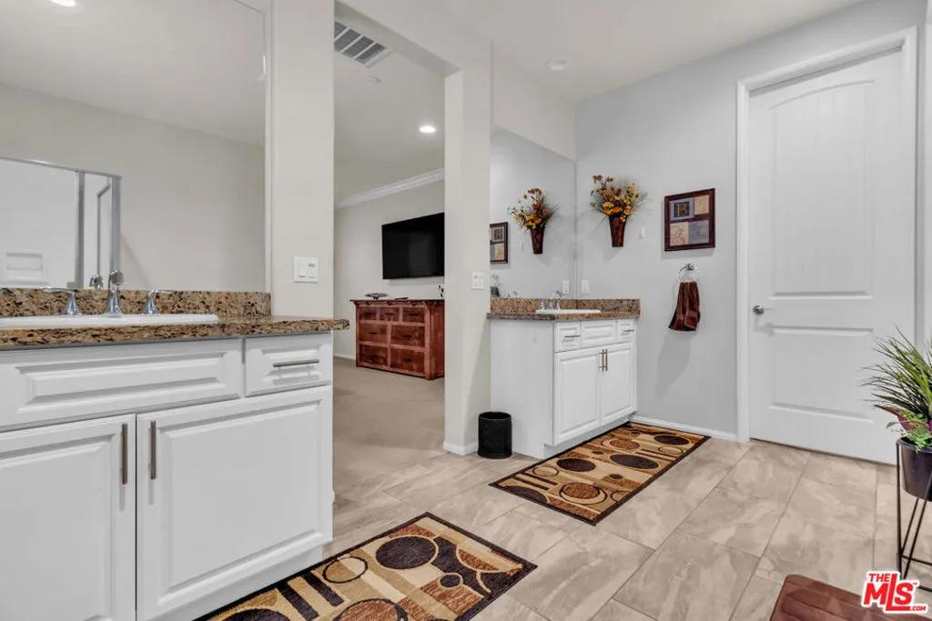 37775 Aquarius Circle, Palmdale, California 93552 home-pic-22