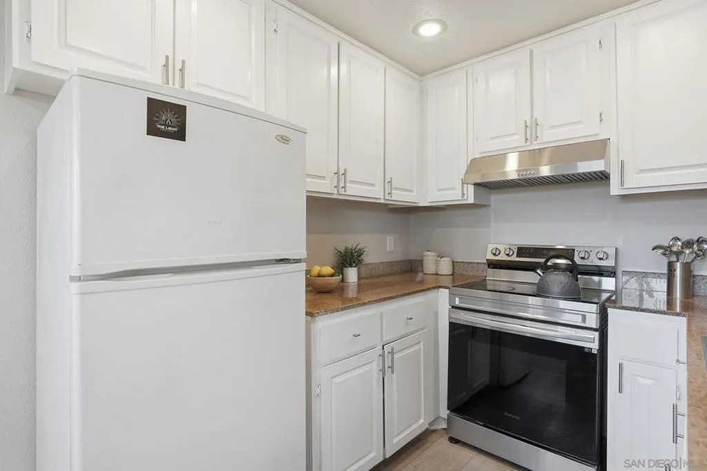 3557 Kenora Dr  home-pic-5