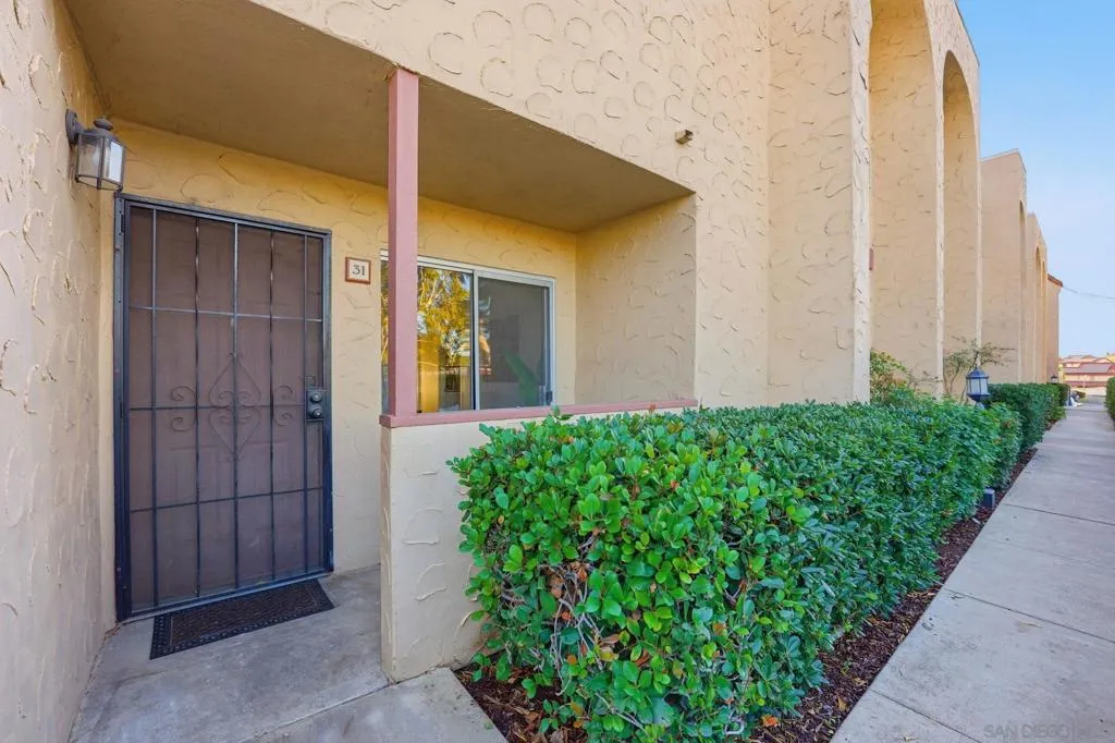 3557 Kenora Dr  home-pic-15