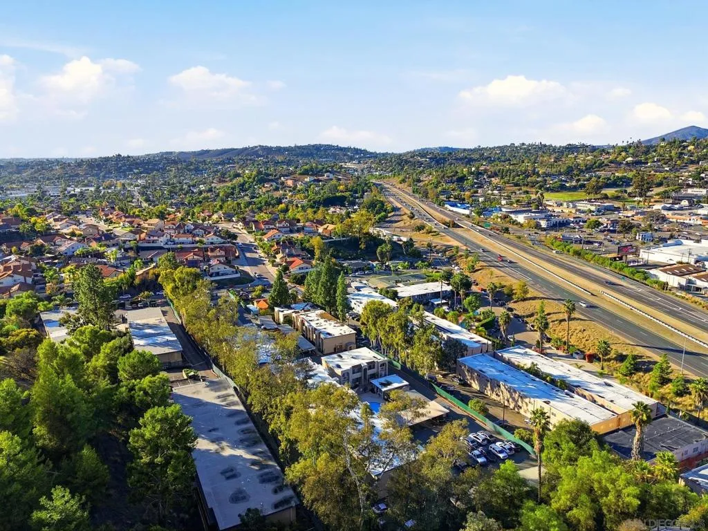 3557 Kenora Dr  home-pic-21