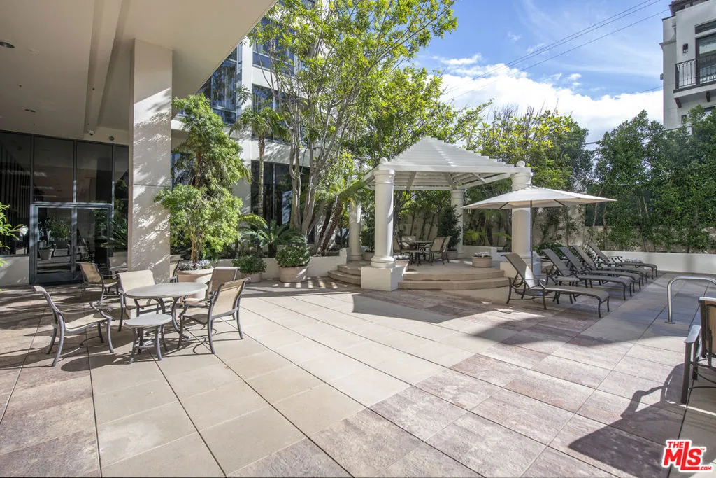 10724 Wilshire Boulevard 505, Los Angeles, California 90024 home-pic-22