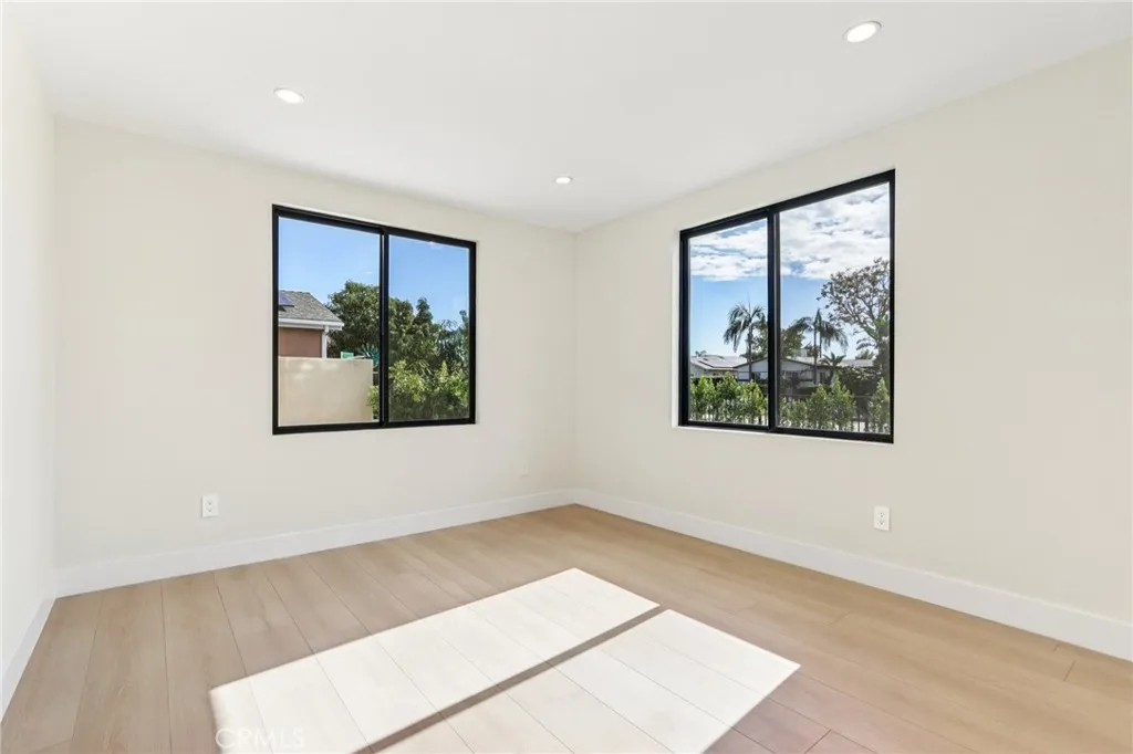 8006 Lloyd Avenue, North Hollywood, California 91605 home-pic-17