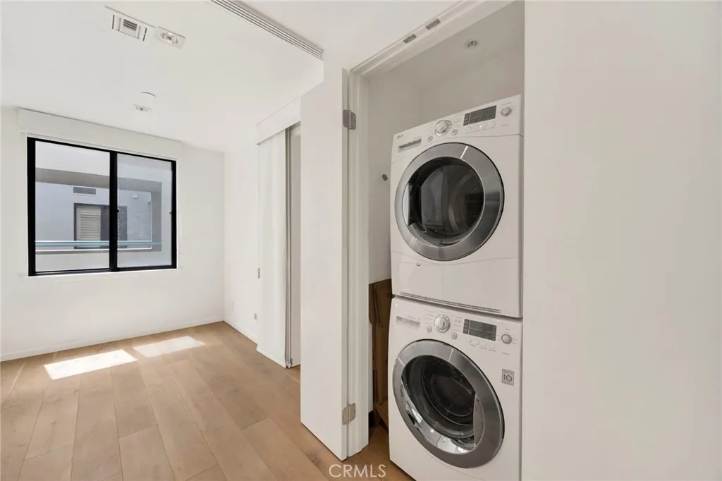 150 Ocean Park 520, Santa Monica, California 90405 home-pic-7