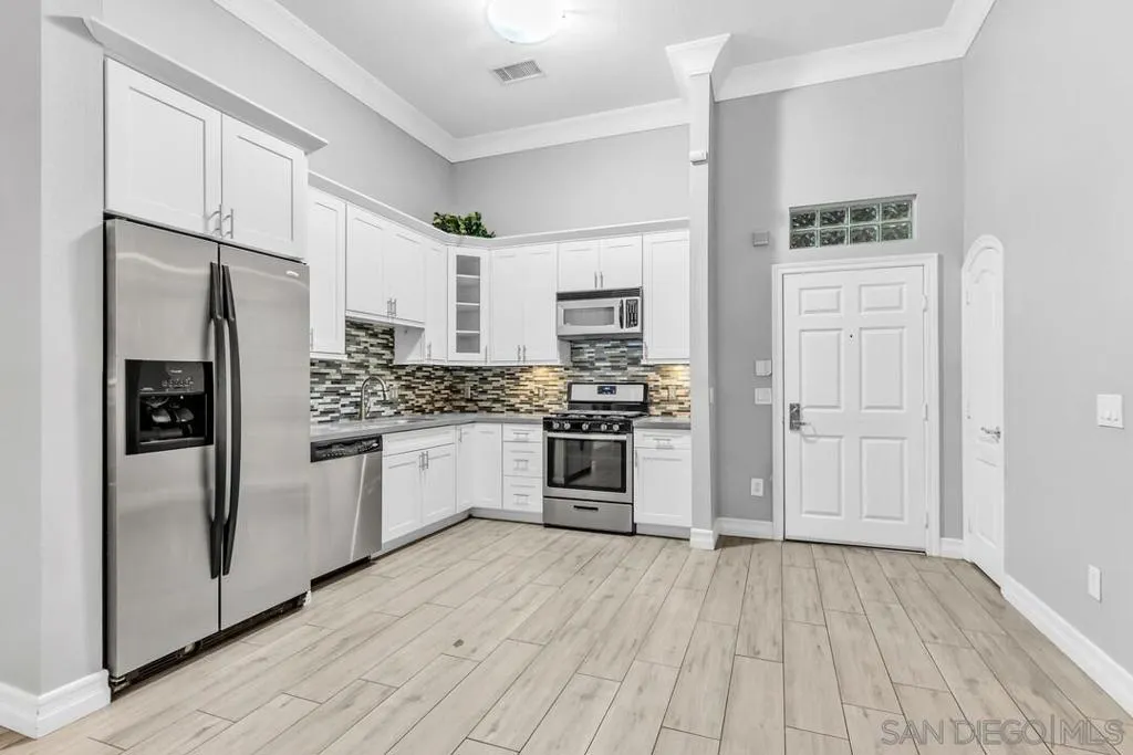 525 11th Avenue 1122, San Diego, California 92101 home-pic-0