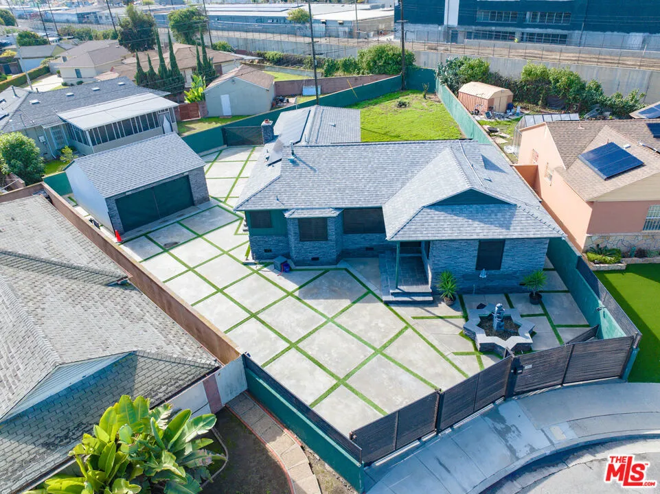 2932 W 129th Street, Gardena, California 90249 home-pic-0