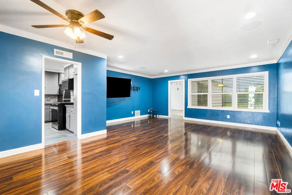 2932 W 129th Street, Gardena, California 90249 home-pic-4