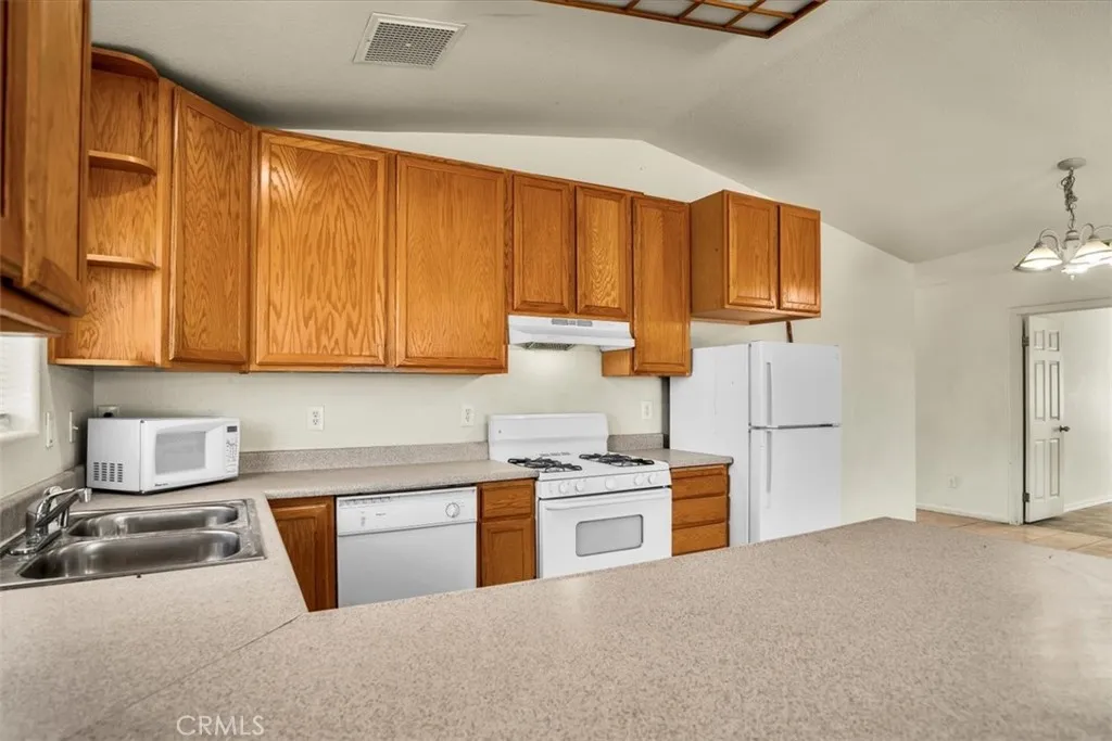 5564 Mariposa, 29 Palms, California 92277 home-pic-7