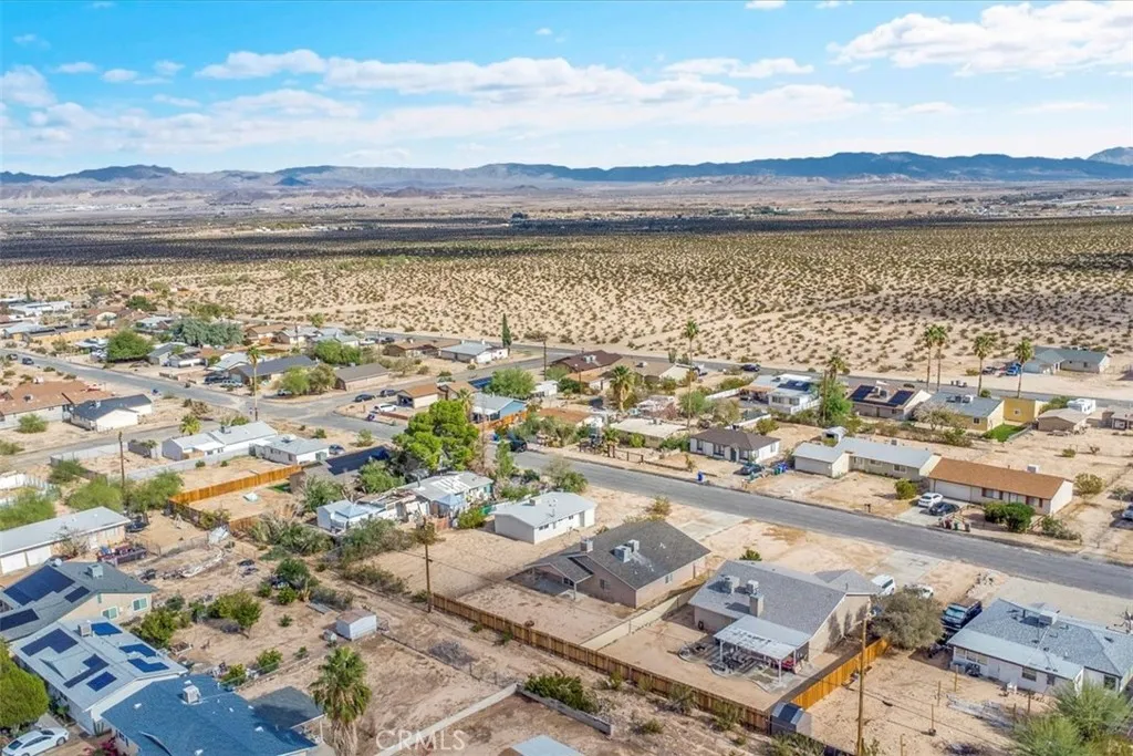 5564 Mariposa, 29 Palms, California 92277 home-pic-30